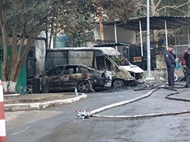 Ночью в Партените сгорели пять автомобилей и кафе